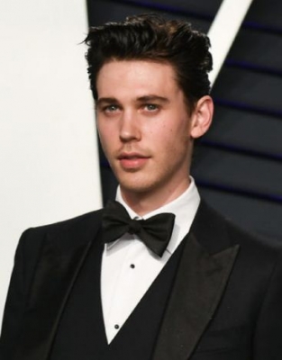  Austin Butler On 'elvis': He Is Held Up To A Superhuman, God-like Status-TeluguStop.com