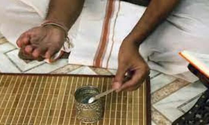  Why Achamanam Is It Done Before And After A Meal , Achamanam , Achamanam Uses ,-TeluguStop.com