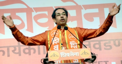 Bowing Out? Cm Uddhav Thackeray Makes Farewell Calls Bowing Out? Cm Uddhav Thackeray Makes Farewell Calls-TeluguStop.com