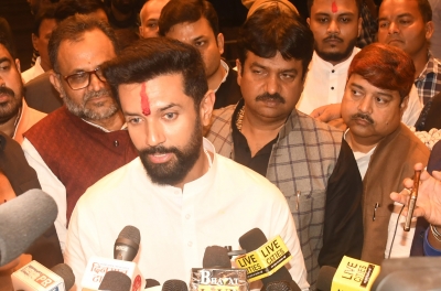  Chirag Paswan Blames Nitish Govt Over Attacks On Bjp Leaders In Bihar-TeluguStop.com