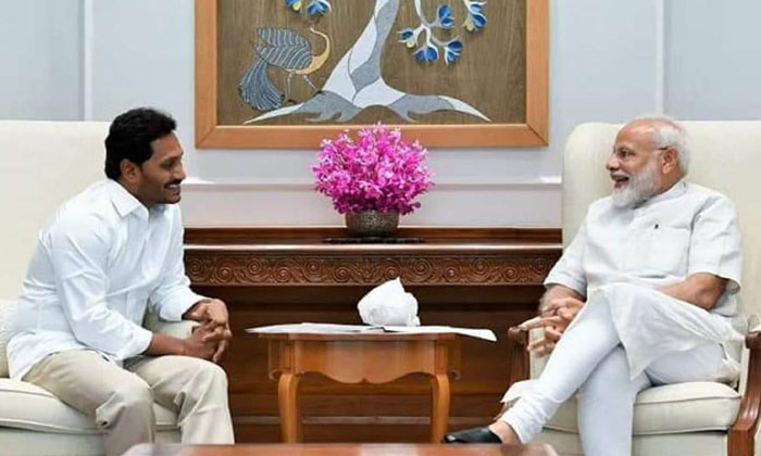  Jagan's Trip To Delhi . To Talk To The Prime Minister Exclusively ..,cm Jagan To-TeluguStop.com