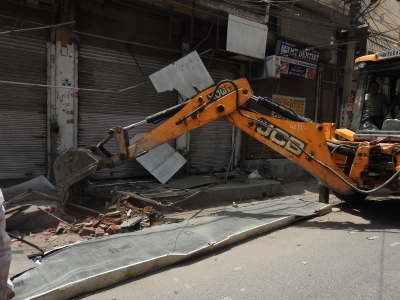  Delhi: Bulldozer Rolls In Again-TeluguStop.com