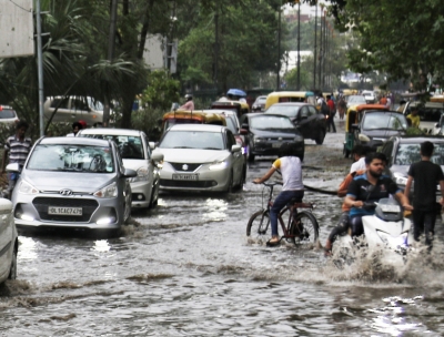  Delhi Hc Concerned Over Traffic Jams During Monsoons, Seeks Report-TeluguStop.com