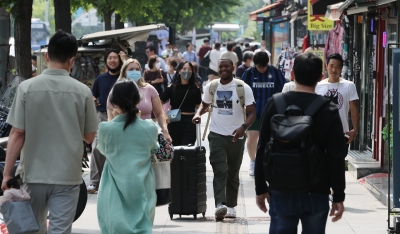 Foreigners Staying In S.korea Rebound To Over 2mn Foreigners Staying In S.korea Rebound To Over 2mn-TeluguStop.com