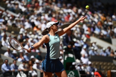  French Open: Swiatek Storms Into Final With Win Over Kasatkina-TeluguStop.com