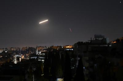  Israel Launches Missile Strikes On Military Sites In Damascus: Syrian Army-TeluguStop.com