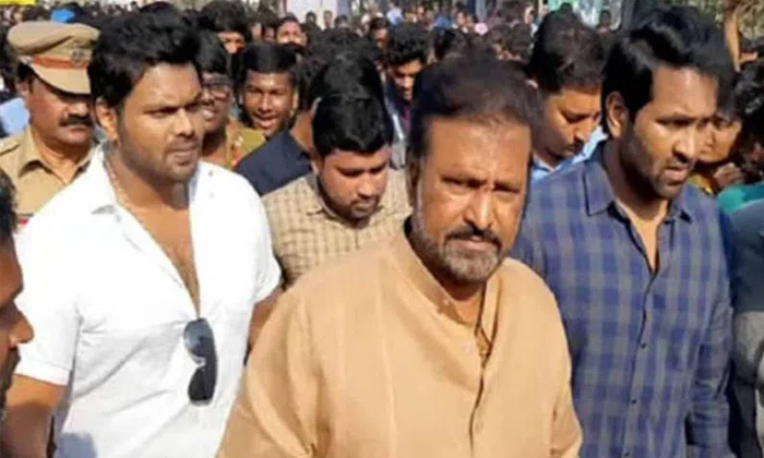  Mohan Babu Manchu Manoj Manchu Vishnu Attends Tirupati Court Details, Mohan Babu-TeluguStop.com