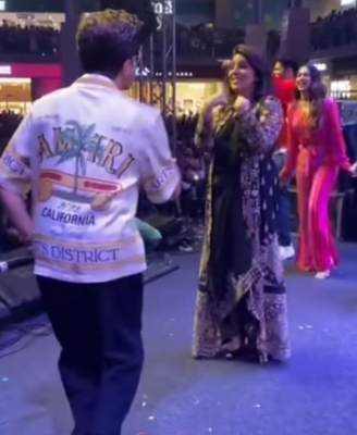  Neetu Kapoor, Anil Kapoor Shake-a-leg On 'ek Main Aur Ek Tu'-TeluguStop.com