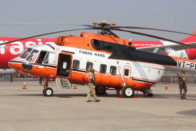  Pawan Hans Chopper Makes Emergency Landing In Arabian Sea, 5 Rescued-TeluguStop.com