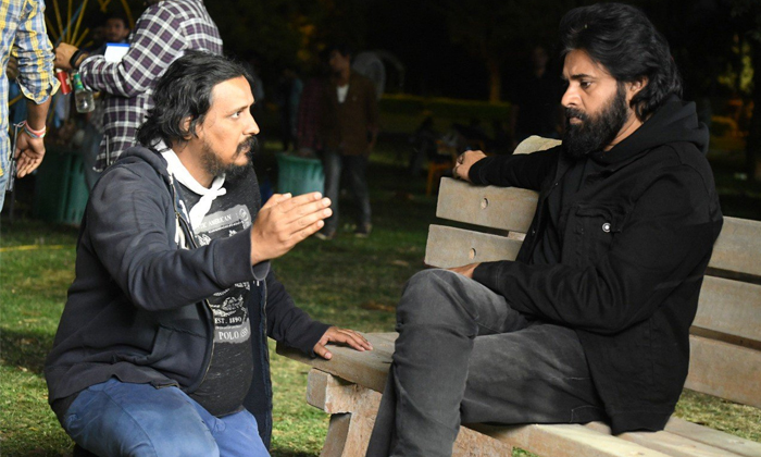 Pawan Kalyan Send Mangoes For Vakeel Saab Director Venu Sriram Details, Pawan Ka Pawan Kalyan Send Mangoes For Vakeel Saab Director Venu Sriram Details, Pawan Ka-TeluguStop.com