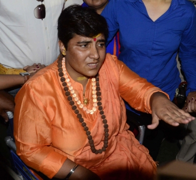 Pragya Thakur Claims She Received Death Threat On Phone Pragya Thakur Claims She Received Death Threat On Phone-TeluguStop.com