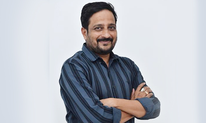 Producer Vs Raju Talking About Akash Puri Chor Bazaar Movie Details, Producer Vs Producer Vs Raju Talking About Akash Puri Chor Bazaar Movie Details, Producer Vs-TeluguStop.com