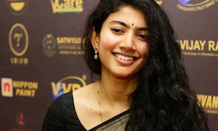  Sai Pallavi Producers Heroine , Sai Pallavi, Tollywood, Producers, Virataparvam-TeluguStop.com