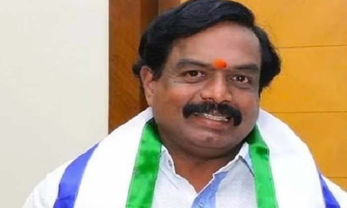  Ycp Clashed Between Raghurama And Subbarayudu In Narsapuram , Andhra Pradesh, Y-TeluguStop.com