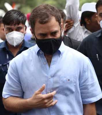  Rahul Gandhi Leaves Ed Office After 11-hr Questioning-TeluguStop.com