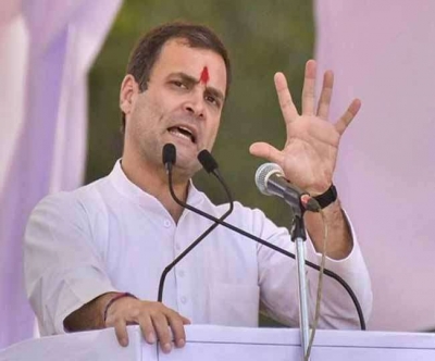  Rahul Gandhi On Menu Card, Congressmen Protest-TeluguStop.com