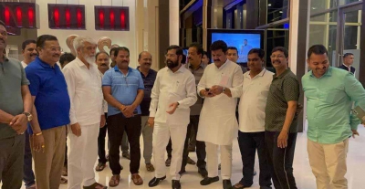  Rebel Mlas Await Sc Hearing, Will Leave For Goa In Evening-TeluguStop.com