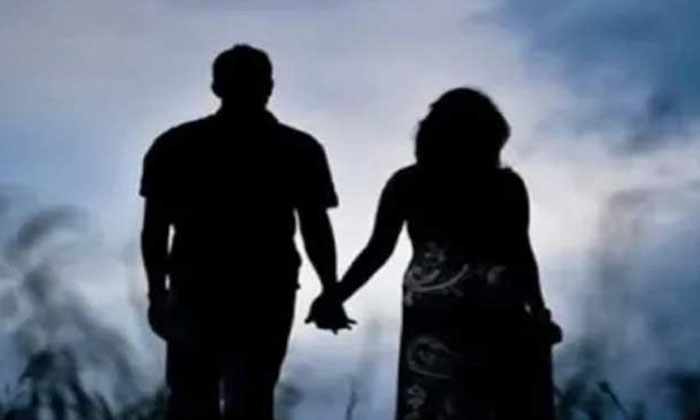 Tollywood Director And Heroine In Relation Tollywood , Tollywood Director , Hero Tollywood Director And Heroine In Relation Tollywood , Tollywood Director , Hero-TeluguStop.com