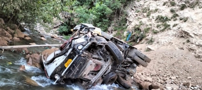  Two Killed In Road Accident In J&k's Ramban-TeluguStop.com