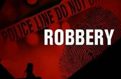  Two Robbers Caught Red-handed In Delhi-TeluguStop.com