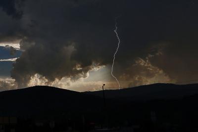 Up, Bihar Continue To Witness Higher Deaths Due To Lightning Strikes Up, Bihar Continue To Witness Higher Deaths Due To Lightning Strikes-TeluguStop.com