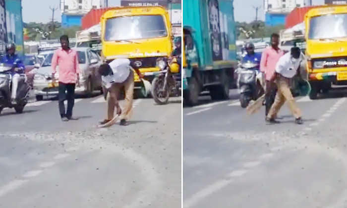  Viral Video Tamilnadu Traffic Police Sweep Road Become Inspiration To Many Other-TeluguStop.com