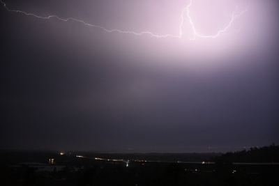  4 Killed, 7 Injured In Lightning Strikes In Up-TeluguStop.com