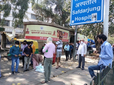  5 Docs Debarred From Duties Over Delivery Of Woman Outside Safdarjung Hospital-TeluguStop.com