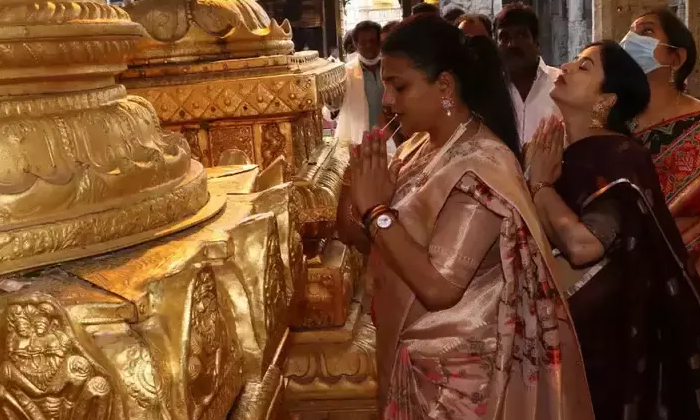 Ap Minister R.k. Roza Tirumala Is The Venue For The Rain Of Criticism , R.k. Ro Ap Minister R.k. Roza Tirumala Is The Venue For The Rain Of Criticism , R.k. Ro-TeluguStop.com