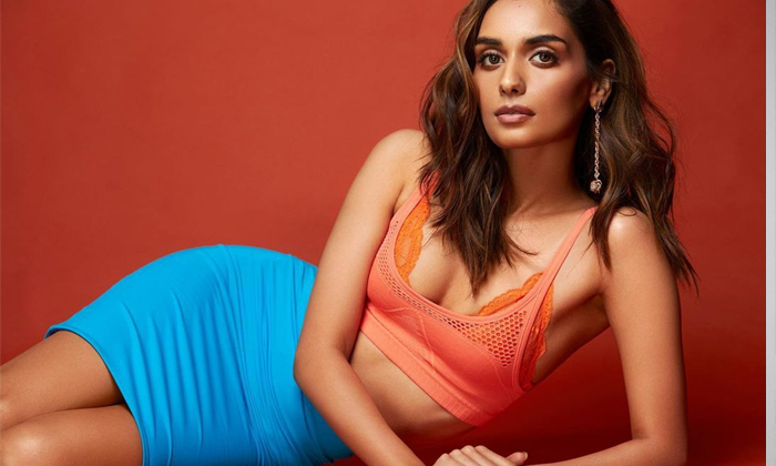 Beautiful Actress Manushi Chhillar Looks Sizzling Hot In This Picture-telugu Actress Photos Beautiful Actress Manushi Ch High Resolution Photo