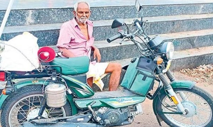  A Beggar  Changed The Trend. He Is Begging On A Moped Begger, New Idea, Viral La-TeluguStop.com