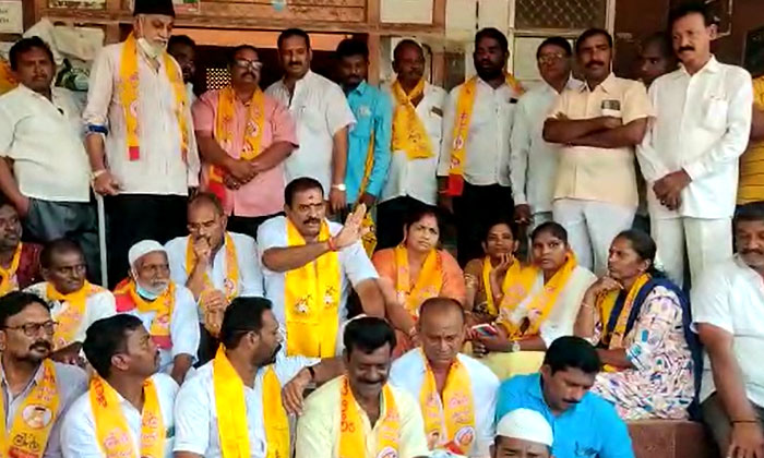  Dharna Of Tdp Leaders At Kavali Mpdo Office , Dharna, Tdp Leaders, Kavali Mpdo O-TeluguStop.com