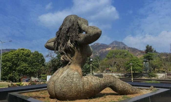  Don T Misunderstand This Statue ,statue , Viral Latest , News Viral , Social Med-TeluguStop.com