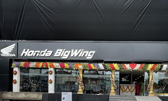  Honda Motorcycle And Scooter India Inaugurates Bigwing In Warangal (telangana)-TeluguStop.com