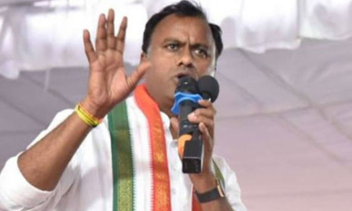  A Fight Between The Komati Reddy Brothers Komati Reddy Rajagopal Reddy, Komati-TeluguStop.com