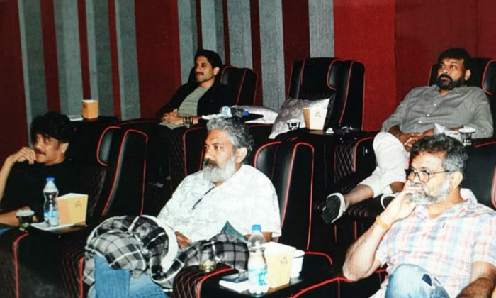  Lal Singh Chaddha Premier Show In Megastar Chiranjeevi House , Lal Singh Chaddha-TeluguStop.com