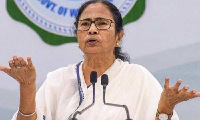 Mamata Banerjees Serious Comments On Maharashtra Govt , Mamata Banerjee , Mahar Mamata Banerjees Serious Comments On Maharashtra Govt , Mamata Banerjee , Mahar-TeluguStop.com