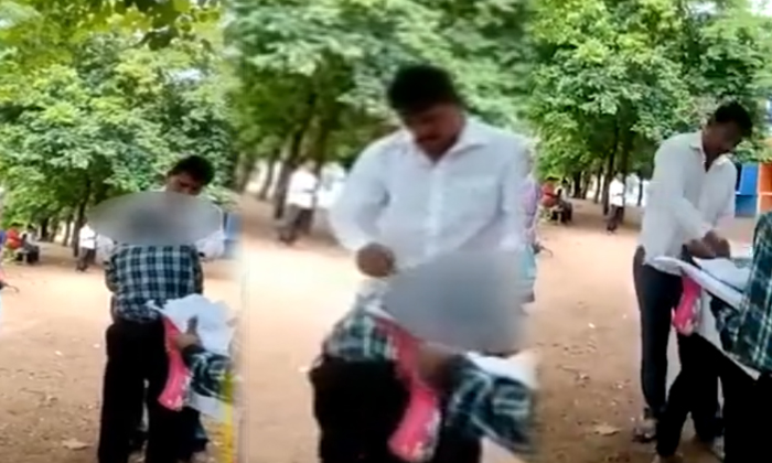  Physical Education Teacher Beaten Gurukul Student In Mahabubabad, Teacher Beaten-TeluguStop.com