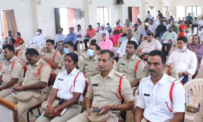  Sub-inspector, Constable Must Succeed In Preliminary Written Exams ,police Commi-TeluguStop.com