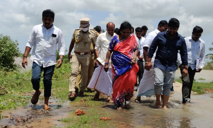  Telangana Governor Tamilisai Soundararajan Visited Flood Affected Areas,telangan-TeluguStop.com
