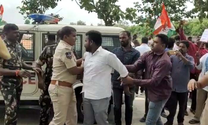  The Police Stopped The Vras Who Came To Besiege The District Collectorate , Pol-TeluguStop.com