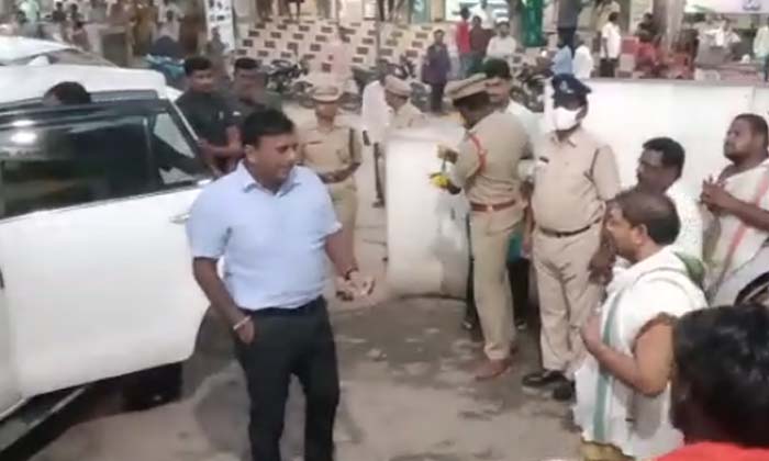  Vijayawada Commissioner Kranti Rana Tata At Vatsavai Police Station , Vatsavai-TeluguStop.com