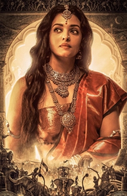  Aishwarya Rai's Queen Nandini Look In Mani Ratnam's 'ponniyin Selvan' Released-TeluguStop.com