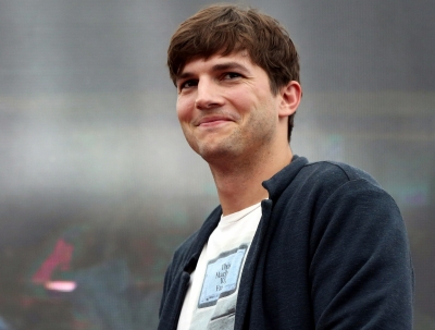 Ashton Kutcher Explains Returning For 'that '70's Show' Spinoff 'that '90's Show Ashton Kutcher Explains Returning For 'that '70's Show' Spinoff 'that '90's Show-TeluguStop.com