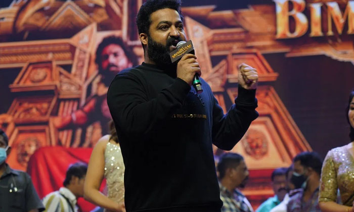 NTR T-Shirt Cost: బింబిసార ప్రీ రిలీజ్ ఈవెంట్‌లో ఎన్టీఆర్ వేసుకున్న  టీషర్ట్‌ ఖరీదెంతో ఊహించగలరా..?