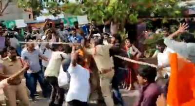  Bjp, Congress Clash In Telangana During Protest Against Agnipath-TeluguStop.com