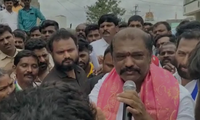  In Gadapa Gadapa Mana Prabhutvam Protested Against Minister Jayaram Gadapa Gad-TeluguStop.com