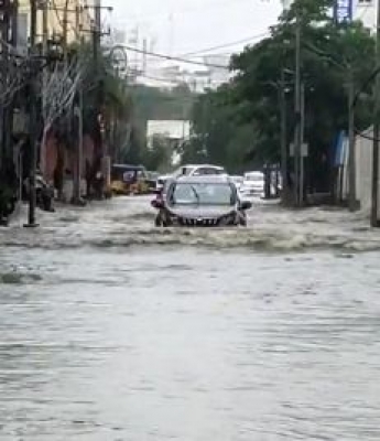  Gates Of Twin Reservoirs In Hyderabad Opened After Heavy Rains-TeluguStop.com