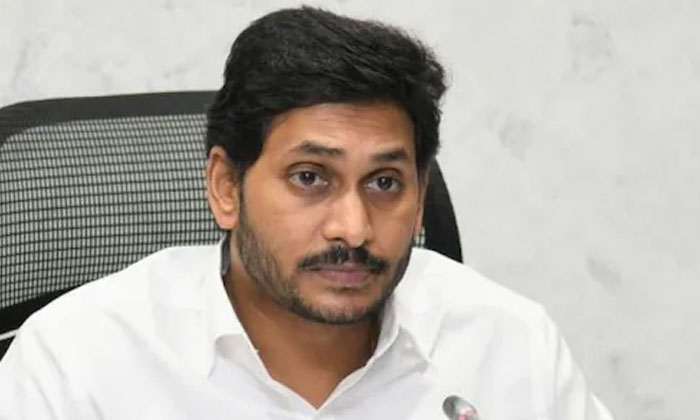  How Much Help Does Jagan Give To The Flood Victims Andhra Pradesh, Godavari Flo-TeluguStop.com