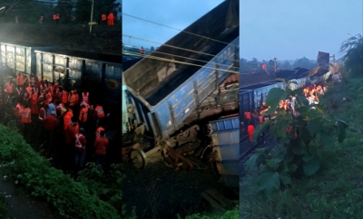  Goods Train Derails In Gujarat, 27 Passengers Trains Diverted-TeluguStop.com